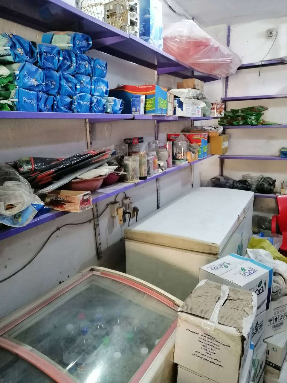 أغراض محل غذائية للبيع فنر جام خانه عماريه حافضات 2 عموديه 1طرحيه ثلاجه 2 مجمده 3 ميز 5 سبلت 1 رفوف والمواد الغذائية السعر 7 مليون /لعدم التفرغ / النجف الاشرف حي الأنصار خلف محطة الغاز /***********
