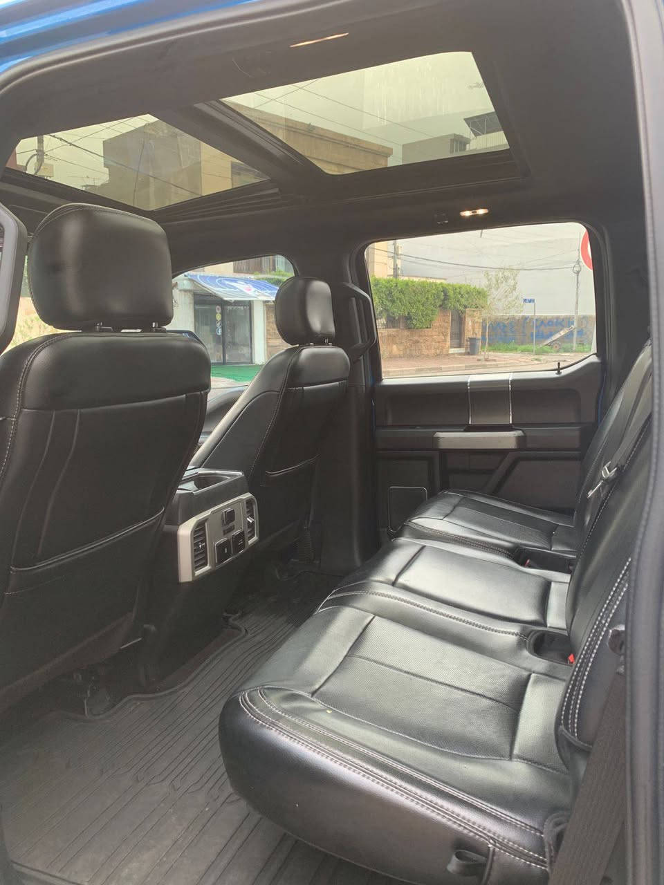 فــــۆرد 150 Ford F 
مۆدیل / 2019 
سفری شریکە نیڤا خلیجی 
مواسفات / لاریاد فوول دوو سویج 
پانــــــۆڕاما ، دەبل ئـــــــەکسڵ 
بێ سبووغ ، کلین ،  ۲ پی دی ئاڕ 
م / V8_5000 کەپس 
ڕەقەم و سەنەوی 2026  
ڕەقەمی ڵەگەڵ نیە 
ڕۆیشتن / ٢١١ هەزار کم 

گۆڕینەوە و فرۆشتن 

نــــــرخ / 245$ أربيل, العراق


**إذا كنت صاحب هذا الإعلان وتريد حذفه لأي سبب، رجاءا أرسل رسالة إلى الدعم الفني**