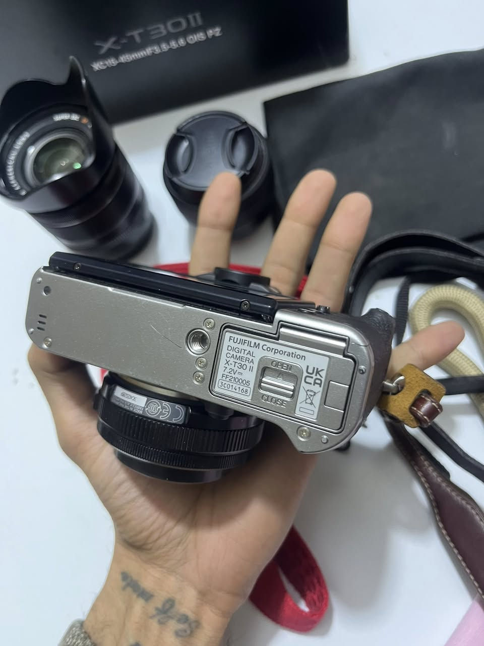 فوجي فلم 
Fujifilm xt 30ii 
وياها ٣ عدسات  وكامل ملحقاتها مستخدمة كلش قليل   
مميزات بيها هواية كمثال تشحن بشاحنة تايب سي بطارية عمرها طويل
بيها تأثيرات الافلام اني مجزهها من كلشي من ناحية الاعدادات 
وبعد كومة مميزات
رايدها 1,400,000 وبيها مجال كلش قليل


**إذا كنت صاحب هذا الإعلان وتريد حذفه لأي سبب، رجاءا أرسل رسالة إلى الدعم الفني**