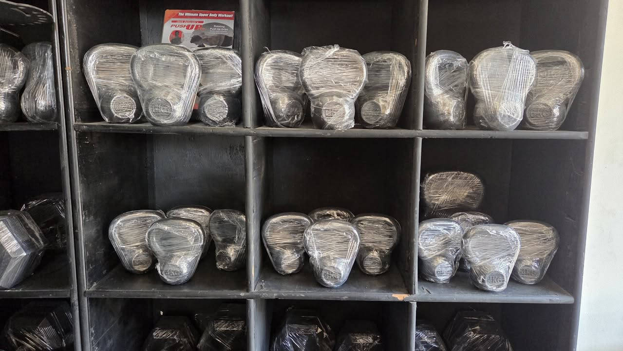 دمبلزوطارت ارخص سعر ف مصر 
سداسي مستود ٢٠ك و٢٢.٥ و٢٧.٥و٣٢.٥و٣٧.٥و٤٢.٥و٤٧.٥
 طارات مرسيدس ١٥ك و٢٠ك


**إذا كنت صاحب هذا الإعلان وتريد حذفه لأي سبب، رجاءا أرسل رسالة إلى الدعم الفني**