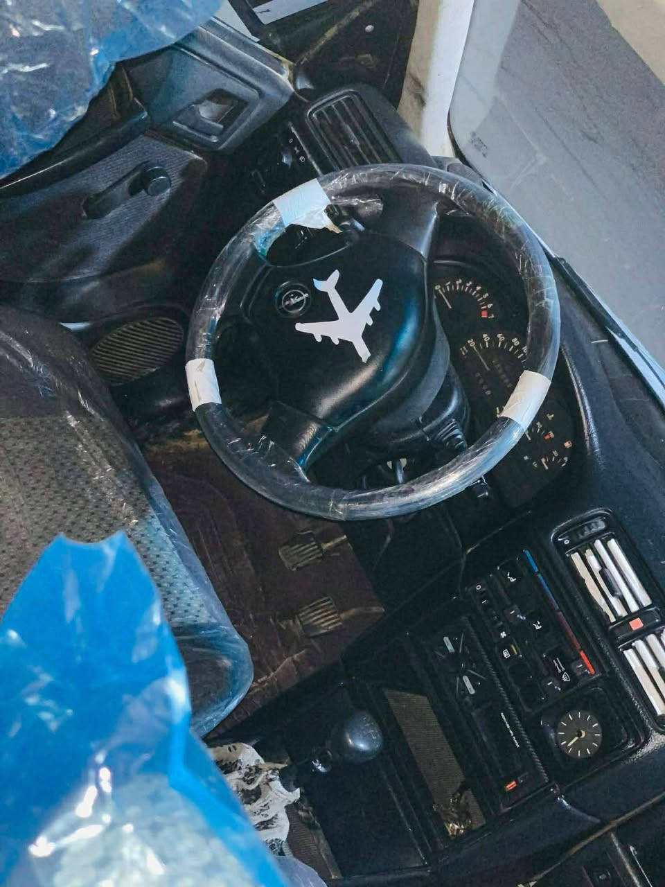 ئۆپل فیکترا مەکینە ١٨مەرغووب گئروومەکینەو مووسووبراوەبەشەرت پشت پئشی کەپسەو بئ خایسە کارەبای گشت گیانی بەشەرت سەیارەکی تووندووتۆڵووجائیزە سەیارەکە علووجەو بئ سەرەتایە کەفالەی مەدەمی بەشەرتە هەواوگەرمیوو لایتوو فوولی مەز بووت  ١٥گەلاو معامەلەیەکی جائیز جوابی نامە نادەمەوە رەقەم تەلەفۆنەکە واتس ئاپی لەسەرە.
(***********) كويسينجاك, أربيل
