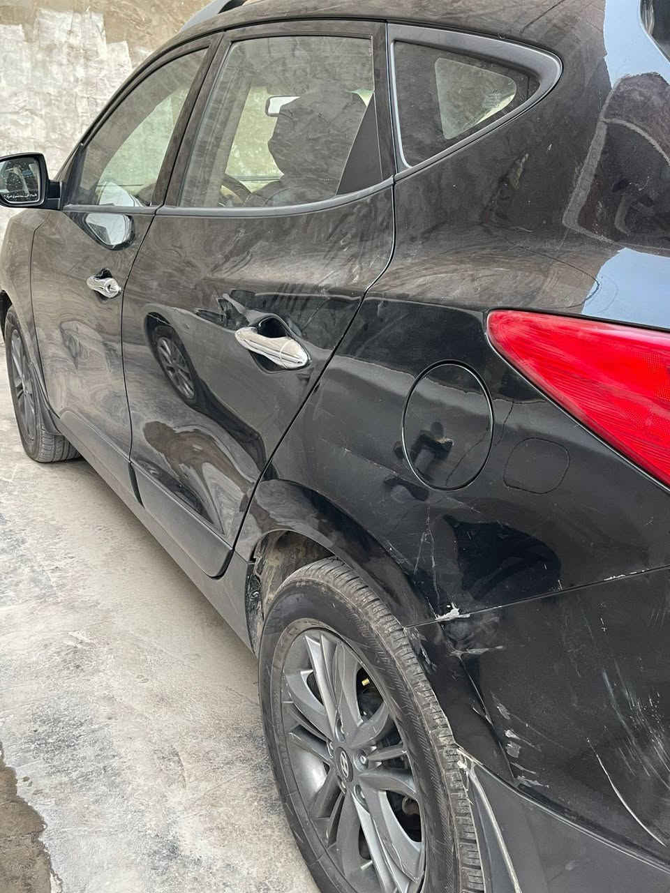 هونداي توسان 2015 خليجي للبيع
المواصفات : قطعتين تبريد ،، دكمه فور ويل ،، تحكم ستيرن ،، تحكم لايتات كهرباء ،، 5 ويل كب گروم لدات أماميه نهاري ،، سايد بريك رجل ،، داخل چكليتي وبيجي ،، بروجكترات امامي ،، أشاير بلمري ،، يدات نيكل ،،
طبعا صدر جديد ،، تخم تاير جديد
تحويل او وكاله  للأستفسار ***********  بغداد الدورة
