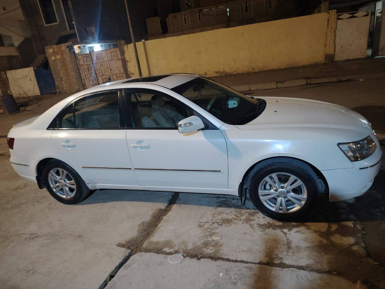 السلام عليكم 
سوناتا 2011 خليجي ✅😍

مواصفات كامله عدا البصمه 

سياره ع وضع الشركه
 مكفوله كفاله عامه من صبغ وضربه وشخط وبارد ✅🔔
فقط طخه خفيفه بالدعاميه الخلفي 

 تبريد صدر أمامي وخلفي كله جديد 
رقم بغداد بسمي تحويل مباشر 
مكينه ( 2000)  مكينه وكير ما مفتوح بيه برغي ع وضع الشركه

سياره جديده جداا بالعافيه ع الياخذها ✅

مكان السياره الرمادي 
الملعب 

 رقم صاحب السياره 
***********
