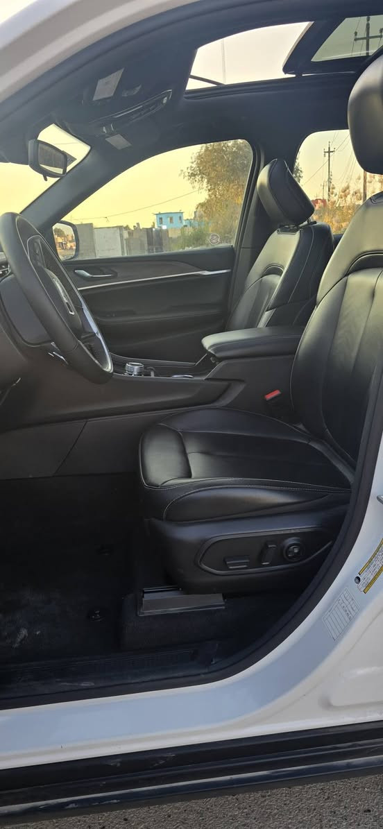 ياالله
السلام عليكم جيب كراند شيروكي فول سياره وكلين 
ثلاث انضمه بانزين هايبرد وشحن من البيت بلك ان

Jeep Grand Cherokee 4Xe 2024
السعر 350 ورقه مجال بسيط 
***********
***********
المسافة المقطوعة : 40 الف ميل  

الضرر : بدون ضرر نهائي كلين فقط عطل ميكانيكي

          حالة الايرباك : كلهن سليمات

#مواصفاتها

1.شاشه 

2.بصمه

3. تشغيل عن بعد

4.دمام خلفي

5.كشنات جلد

6.كشن السايق ميمري

7.كشنات كهرباء

8.صندوك كهرباء

9.حساسات خلفيه

10. قطع تبريد 

11.اشاير بالمري

12.رادار امامي

13.رادارات 360

14.ثلاث وضعيات قياده

15. بنوراما فتحتين

16. كير ماوس

17. نظام منحدرات

18. هيترات بالكشنات 

19.ويل كب كروم

20.لايتات لد

21.بكلايت لد

22.كشافات

23.بصمة ابواب

فول مواصفات 1/1 جاهزه مرقم بغداد بسمي
