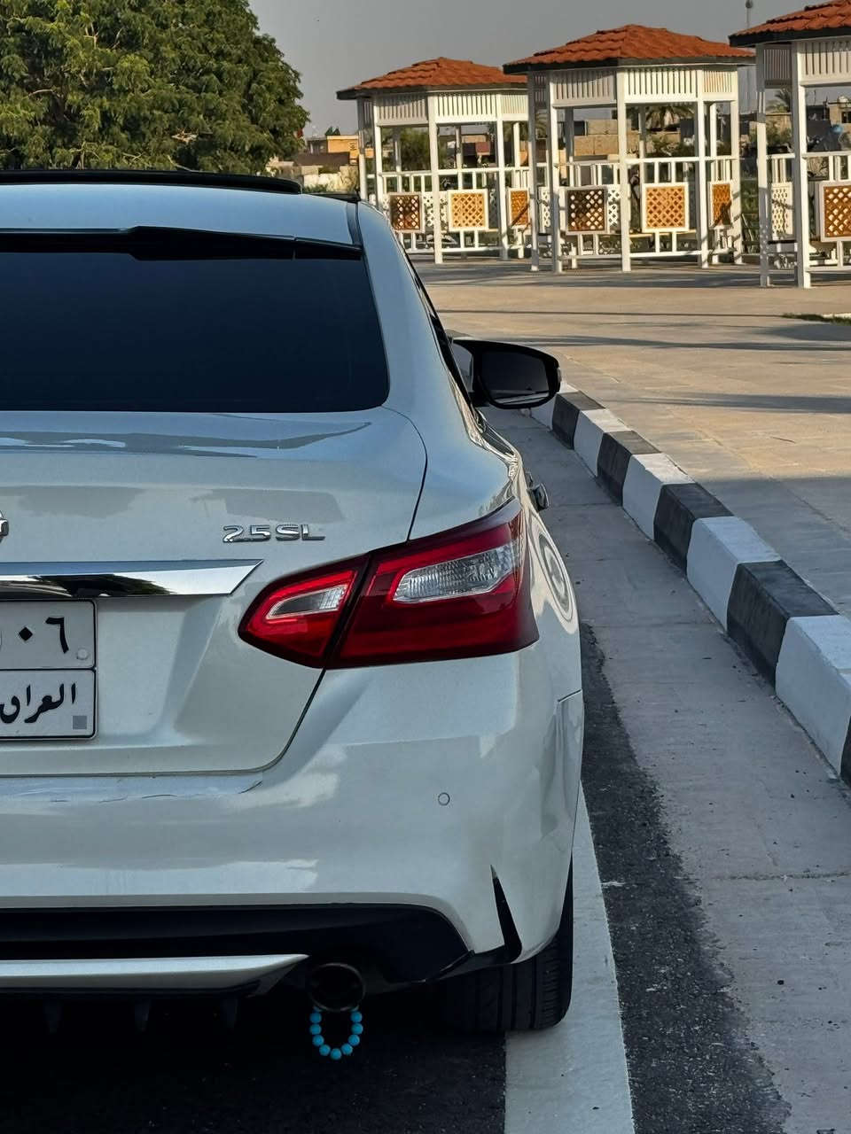 نيسان التيما موديل 2017خليجي 
مواصفات SLلمتد يعني فول فول 
تحديد مسار 
رادار امامي خلفي 
شاشه وكاميره 
كشنات جلد 
كشنات هيتر 
كشنات كهربائي
استيرن هيتر 
مانع انزلاق 
تبريد قطعتين
مرايات شفط
فتحه سقف 
سستم سماعه BOOS
بصمه ابواب بصمه قفل 
بصمه صندوق
تشغيل عن بعد 
ضرر جاملغ و بونيد تبديل بلاد
بدون دواخل ايرباك سليمه 
سعر 120وبي مجال 
***********
