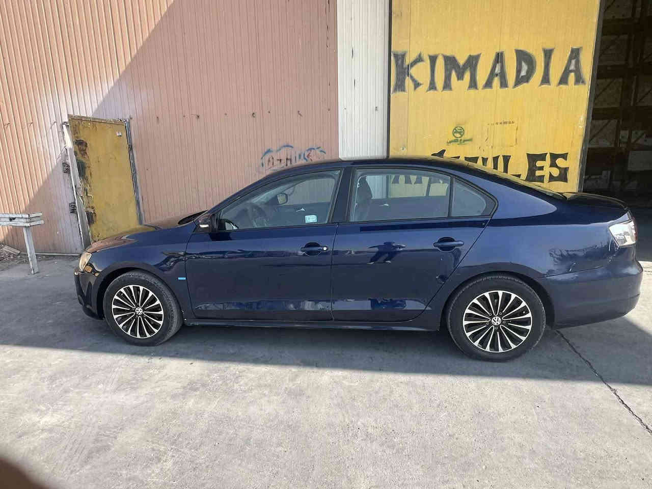 للبيع جيتا ٢٠١٤ 👍🏻
امريكي 💪🏻

ضرر بنيد  و جاملغ. 

 بيهه بارد بالجاملغ الخلفي 

كراسي جلد

 شاشه اندرويد  كامره 

رقم بغداد مشروع وطني باسمي 👍🏻

سياره جاهزه من كلشي افتر بيهه العراق كله شرط برغي مابيهه نقص عليهه ادامه كل شهر وكل ادامتهه باربيل 🏎️🏎️

تبريد ثلج لايتات كير سحب يخبل اي خلل ماكو صدر  تايرات كله جديد 🚜

محرك ١٨٠٠ توربو ⛽️🚀💪🏻💪🏻

السعر ١٠٠ $ 

 وبيهه مجال قليل ⚓️

مكاني بغداد قرب جسر الدوار . 

اي استفسار اتصل 📞

لاتعلق ولا تراسل لان مااتواجد ع فيس قليل 

***********
