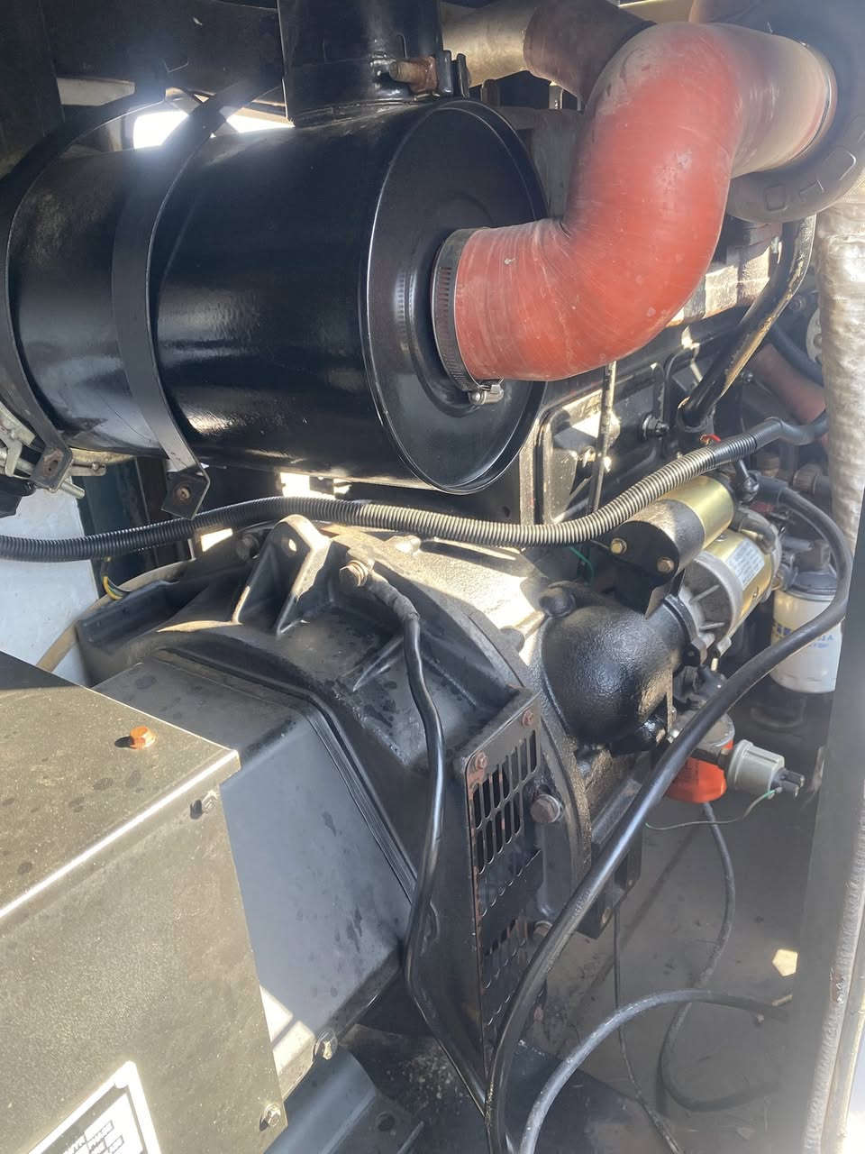 اسلام عليكم بيركنز النجوم  ٤ بستم سوبر كاتم  مشتغل قليل ما مفتوح لا صرف ولا بخار ٣٨ كيفي مكان ديالى  ***********
