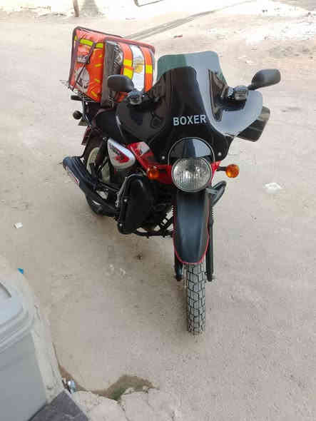 السلام عليكم بوكسر موديل 2022 مرقم نكليزي تحويل ثاني يوم دراجه ماشيه ٢٧ مكينه مفتوحه قبل ١٥ يوم انطي بيها ضمان شهر  مناقصها شي 
بيها زنون ٦٥ الف كشافات درع استاند تلفون واير ليس زوج تايرات جدد مناقصها برغي الدراجه 

مكاني الدوره 
السعر 2150 وبيها مجال 
*********** اتصال 
*********** واتساب
