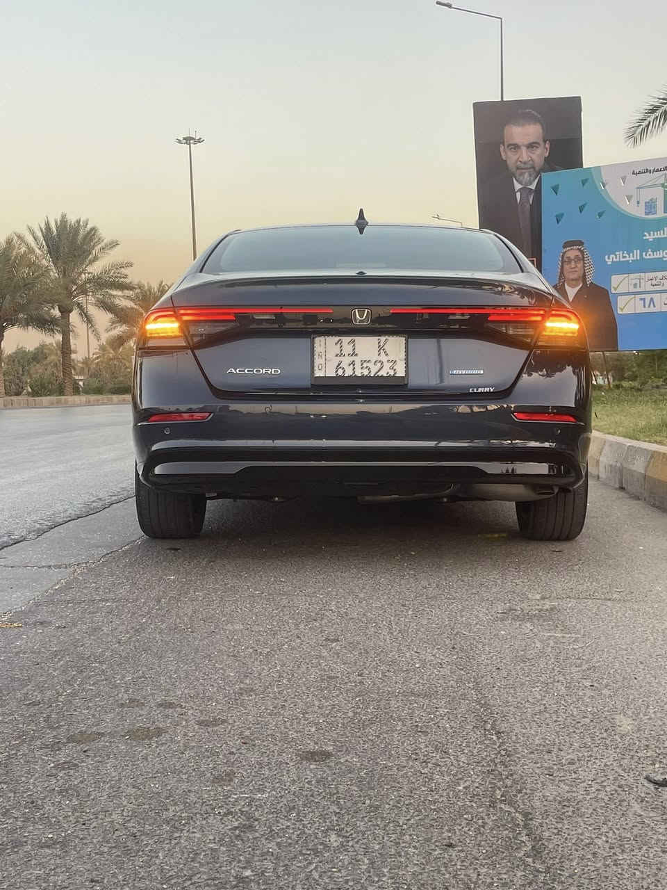 السلام عليكم 

هوندا اكورد 2025هايبرد  EXL
ماشيه. 22كيلوو
مواصفات فول 
لون نيلي
شاشه كبيره 
تحكم ستيرن
شفتات ستيرن
اشاير مري
لايت زنون 
تبريد قطعتين
محرك 2000 هايبرد تنفس طبيعي
ويل 17
رادارات جانبيه وأمامي
كشن جلد وكهرباء
تدفئة كشنات
ثلاثه انظمه قياده
فتحه
بصمه ابواب 
بصمه تشغيل عن بعد
حادثها جاملغ امامي مبدل 
و شبر بارد بالبنيد فقط 
ايرباك دركه  و برده فقط
رقم بغداد باسمي

نقص رادار امامي 
صوره الحادث بالمنشور
عارضها. 210 $$ وبيها مجال
مكانها بغداد  - الدوره 
للاستفسار ***********
