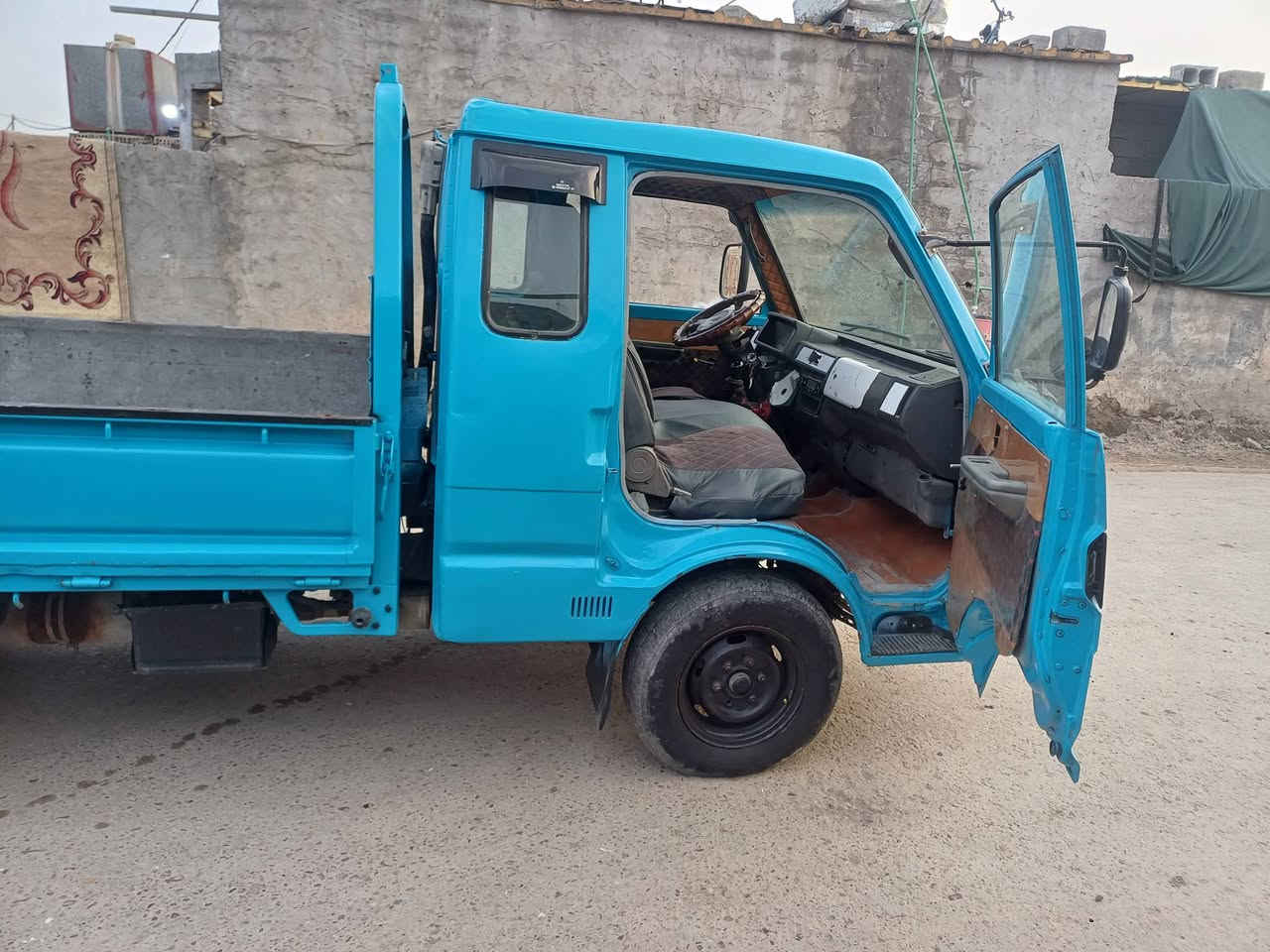 سلام عليكم كيا بنكو موديل 1996رقم ديالي مشروع وطني السيارة مكينة خير من اللة السعر 55 وبيها مجال الرقم ***********
