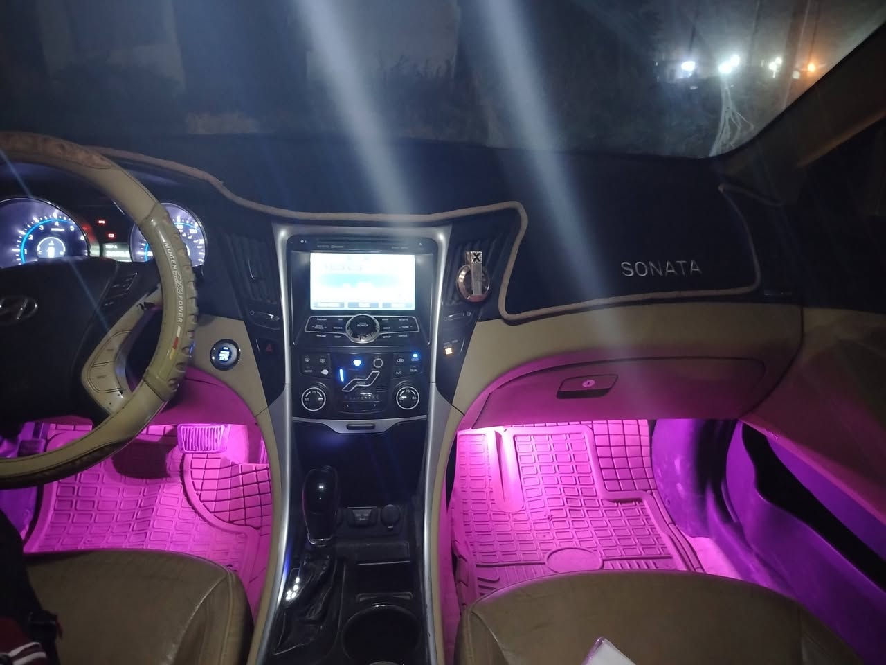 سوناتا امريكي ٢٠١١
بغداد انكليزي
فول مواصفات 
حادثها من امريكا باب خلفي ايمن وهلال جاملغ 
فتحه
بصمه
داخل جلد
ارضية جلد تفصال
تبريد قطعتين 
شاشه بلادي
سماعات انفنتي ودمام خلفي
كامره دواره 
كشن كهربائي 
تدفئة بالكشنات
السعر  100
مكانها الاسكندريه
للاستفسار ***********
