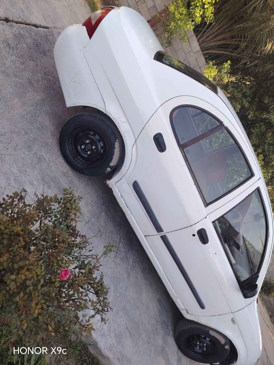 سلام عليكم اخوان سياره طبيه موديل 2012 خصوصي رقم بغداد السياره باسمي التواصل ***********
