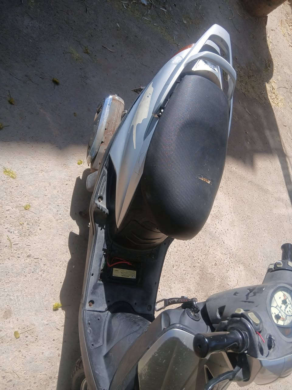 السلام عليكم
عيني دراجه 140 نضيفه كلشي شغال سلف هندر مكينه جديده بلاديه جبته من الكفاح من معرض الجوادين معروف بلكفاح تجي
نشوف بعينك
سعر / 550 وبيها مجال
مكان / البياع شارع الضغط
رقم / ***********
