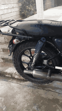 السلام عليكم دراجه ساو للبيع دراجه امرتبه كهربائيات كله شغاله سلف هندر بس اوراق مبيهه تايرات انظاف محرك ممفتوح الاتصال على الرقم *********** و متواجد وتساب على نفس الرقم  المكان بلد وتدللون 🌹
