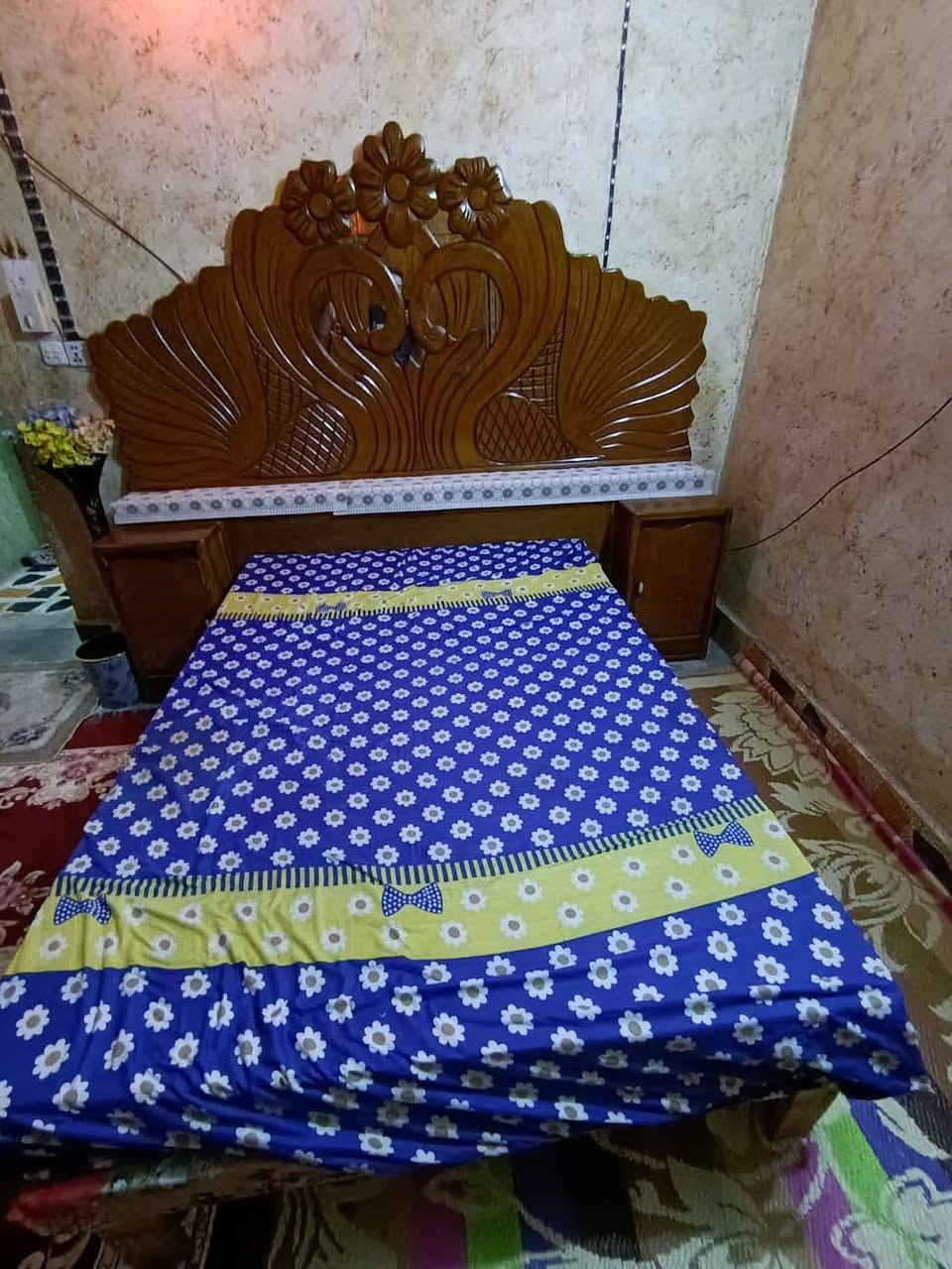 غرفة نوم لبيع نظيفة جداً السعر 750 وبيه مجال من غير الدوشك مكان حله الثورة ***********
