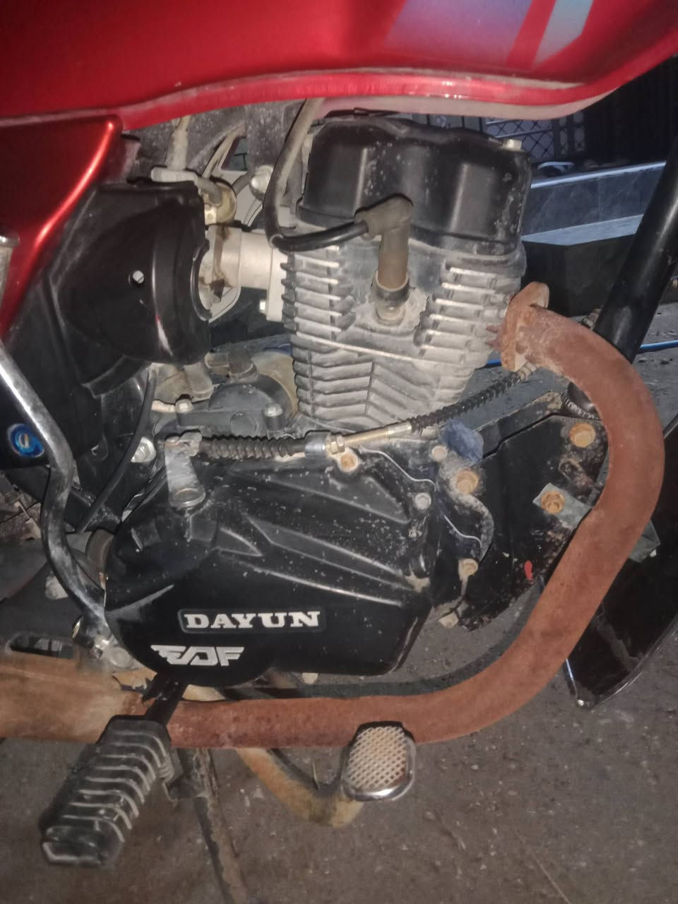 دايون للبيع موديل 21 طالعة ب22 محرك 150 أوراق أصولي
سعرهه مليون و100 وبيهه مجال بسيط
دراجة مامفتوحة وخير من الله كلشي شغال بيهه
***********
