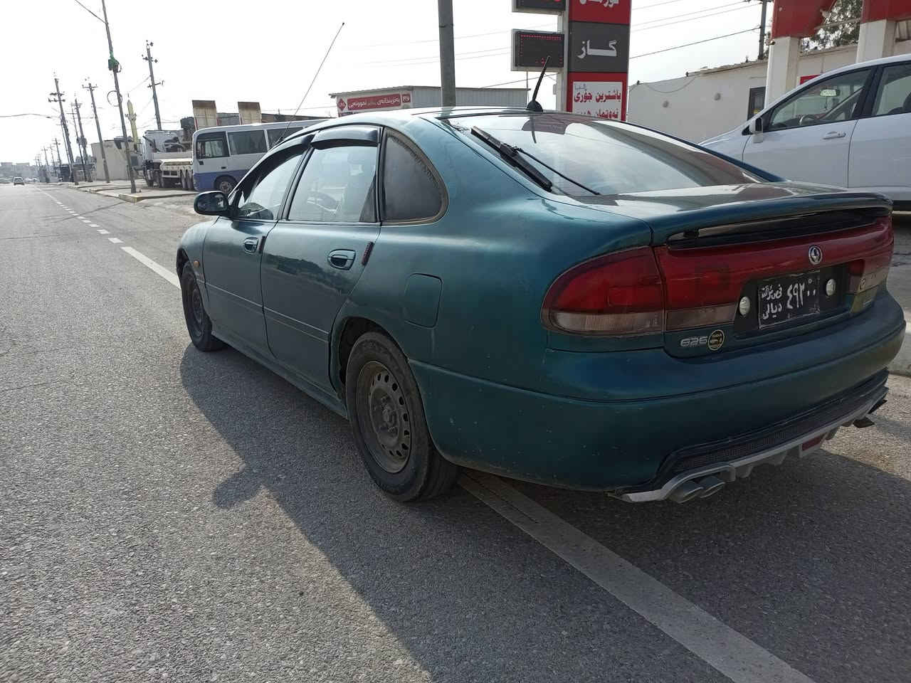 بەناوی خوای گەورە
مازدا فاسۆلیا جانتا مۆدیل  1994
چوار جام کارەبا و شاشە ئایپاد 
سبووغ کراوە بە کاملی 
ئاڕم پلاستیک سلێمانی بێ کێشەیە 
سعری 32 گەڵا و مەجال 
شوێن:  ڕانیە

***********
