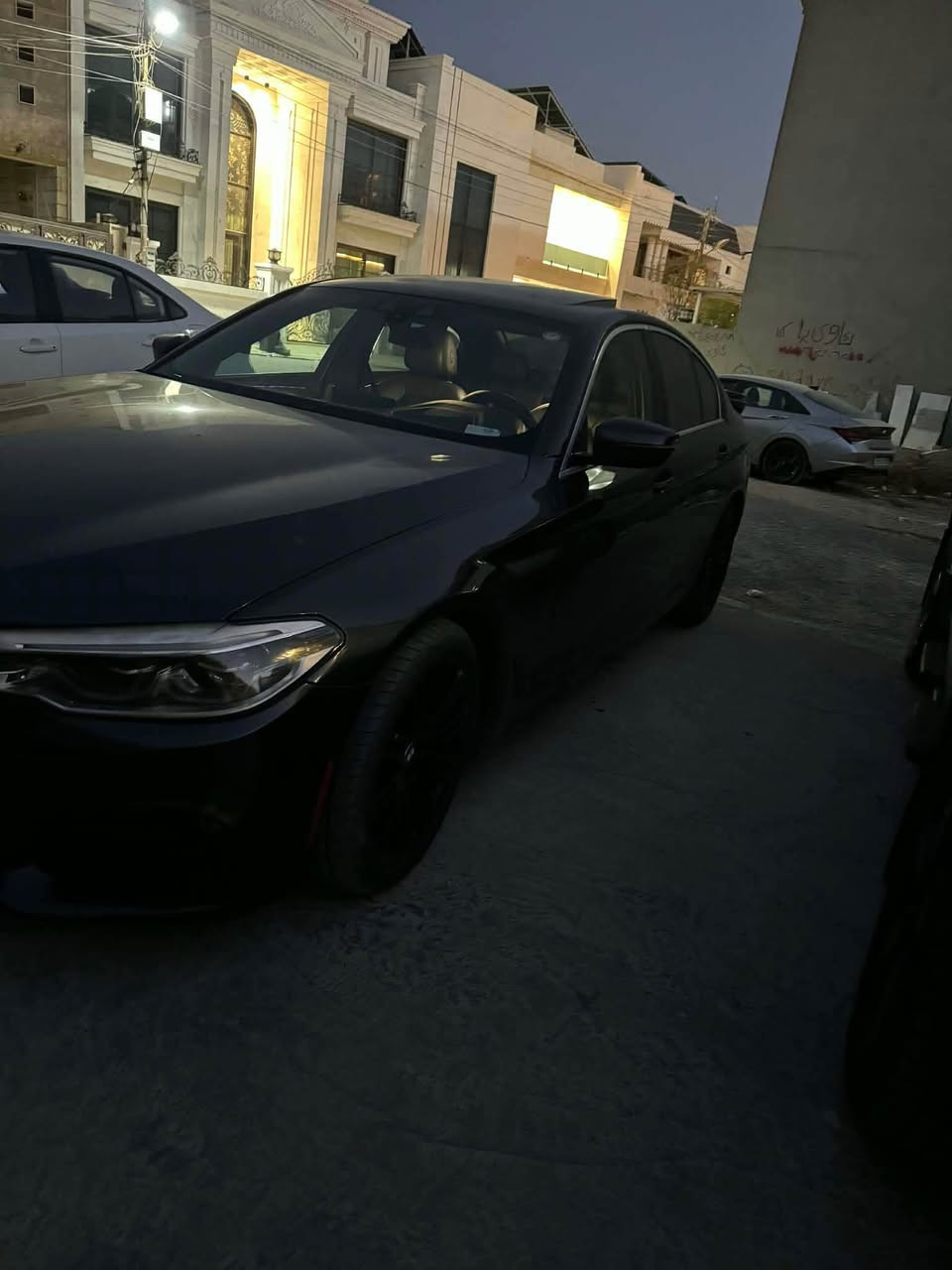 سەلام
BMW 530 2019
فولل مواسەفات 
وەکو دەعم بەس چاملغی سەکنی هەیتی رسمەکانم داناوە بۆنیتی بیلادی گۆراوە لە شەریکە
بێ  ژۆری بێ ئیرباگ  لەسەر دەقی شەریکە ماوە
هەولێر
*********** أربيل, العراق
