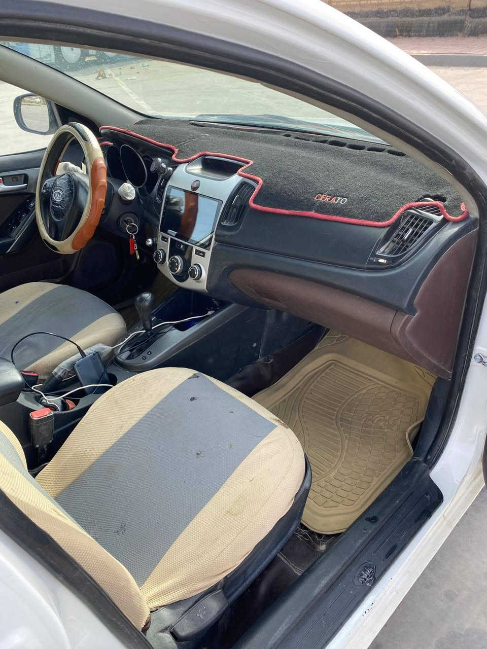 السلام عليكم سيراتو موديل 10للبيع جاهزه مكينه وكير وتبريد ثلج حداديه نص عمر مصبوغه عام السعر 75وبيها مجال قليل خاص مفتوح


**إذا كنت صاحب هذا الإعلان وتريد حذفه لأي سبب، رجاءا أرسل رسالة إلى الدعم الفني**