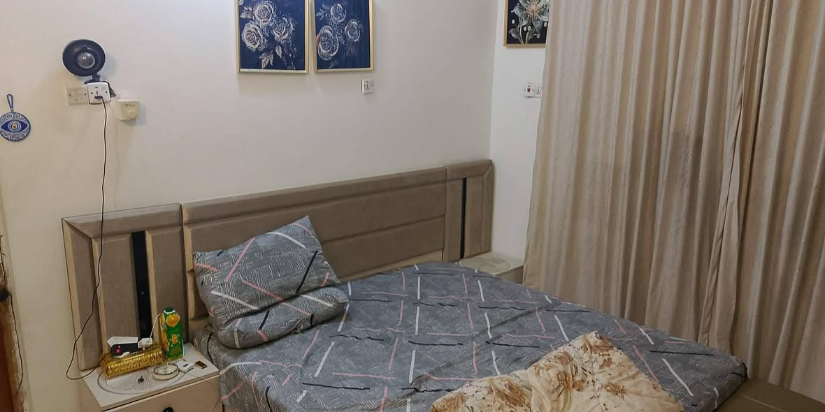 غرفة تركية 10 قطع جديدة شد الشركه
السعر 900 وبيها مجال اخوان المو شراي ليتعبني فدوة 
رقمي : *********** 
موجود واتساب
