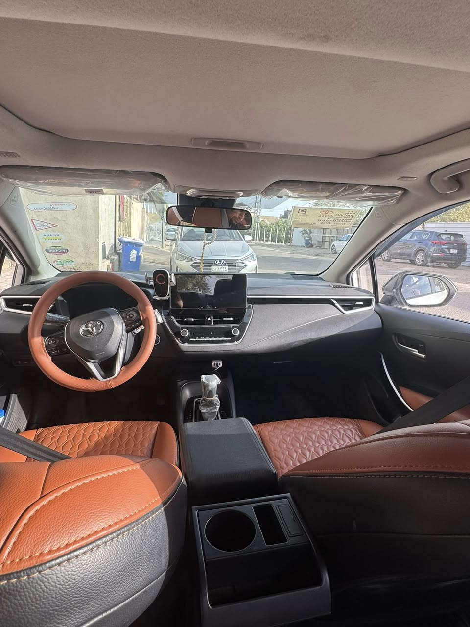 سلام عليكم كورلا هايبر  للبيع موديل 2023 سياره انضف من الصور ماشيه 22 سابقا جانت زيرو بَسہ صار بيه بارد بجملغ الخلفي من مثل ما موضح بصوره هزه سنويه كله جديد 2030  سعر 140 وبيه مجال بسيط مكان سياره بغداد البياع شارع الغط الرقم ***********
