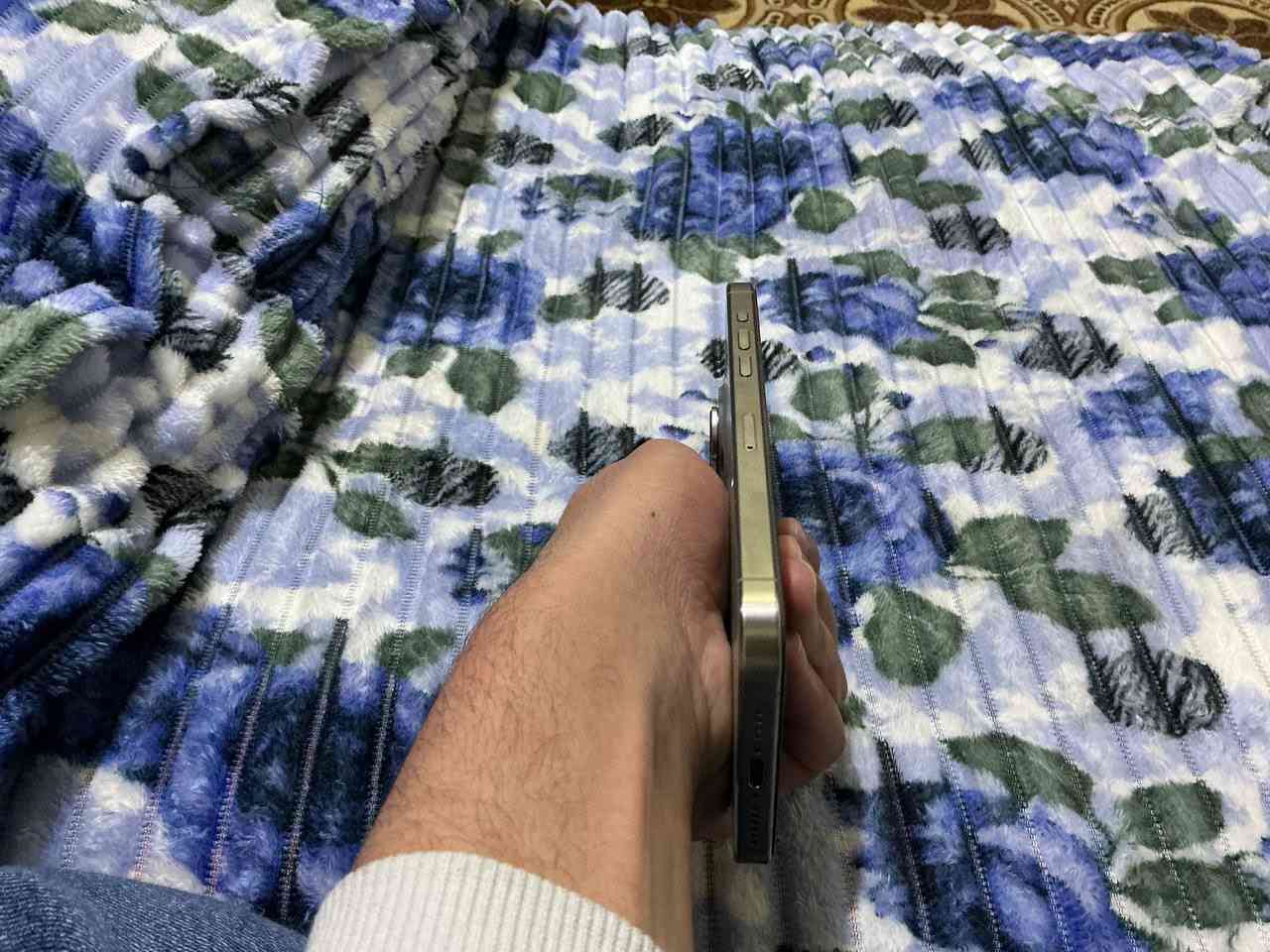 ايفون 15 pro max
الذاكره 512

البطاريه 90 بلادي لامصعده ولا مبدله الجهاز نظافه فولل

السعر 1300 وبي مجال

التواصل : ***********
