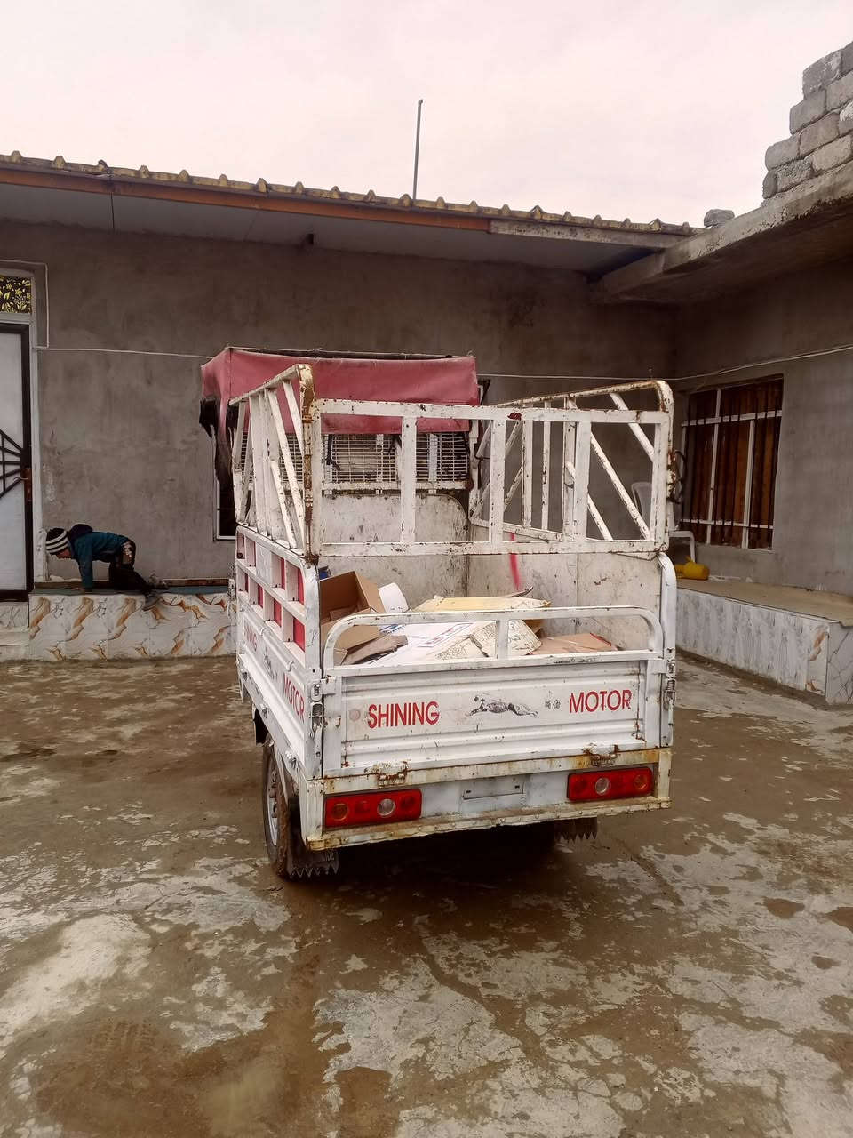 السلام عليكم ستوته للبيع موديل 2022 محرك شركه موديل 2022 منفيس موجود شاصي ومحرك وكسن كله شرط السعر 1350 مليون وثلاثمائة وخمسين وبيهه مجال للتواصل اتصل ***********
