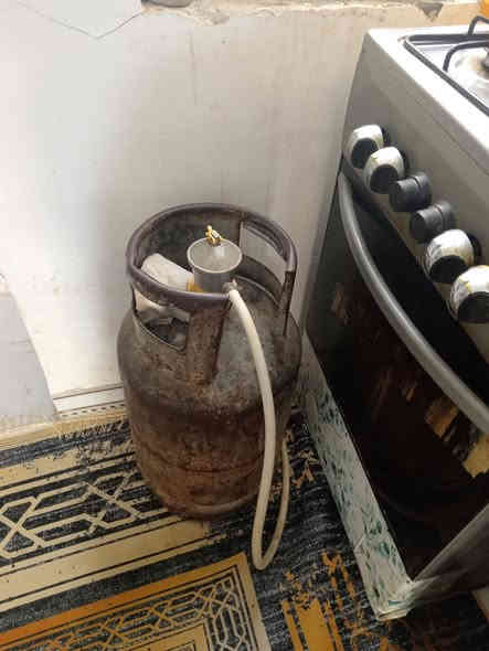 اغراض بيت كلهن شلع للييع نريد نشيل مستعجله ع البيع كلهن نضيفات الكاونتر ب٢٥٠ وبي مجال لشراي ثلاجه ٢٥٠ وبيها مجال نظيفه كلش جديده
مكنسه كهربائيه ب٤٠ وبيها مجال
دبه الغاز ٦٠ وبيه مجال 
قطعه دي ثري نظيفه كلش ٤ في ٣ طباخ ب٥٠ وبي مجال والطباخ الكهربائي ب٢٥ وبي مجال لشراي
جربايه نفر ب٣٥ وبيها مجال
مدات عدد ٢ ٤٠ وبي مجال
الغساله جديده ب١٧٠ حجم كبير تغسل حتى بطانيات
بنكات عدد ٢ جدد ثنينهم ب٥٠ فقل وبنكه ارضيه سرعه عاليه بلازمه٦٠ وبيها مجال ب٣٠ وبيها مجال لشراي للاستفسار *********** اتصل بالرقم العنوان حي العامل قرب المول يم جامع ال شبل
