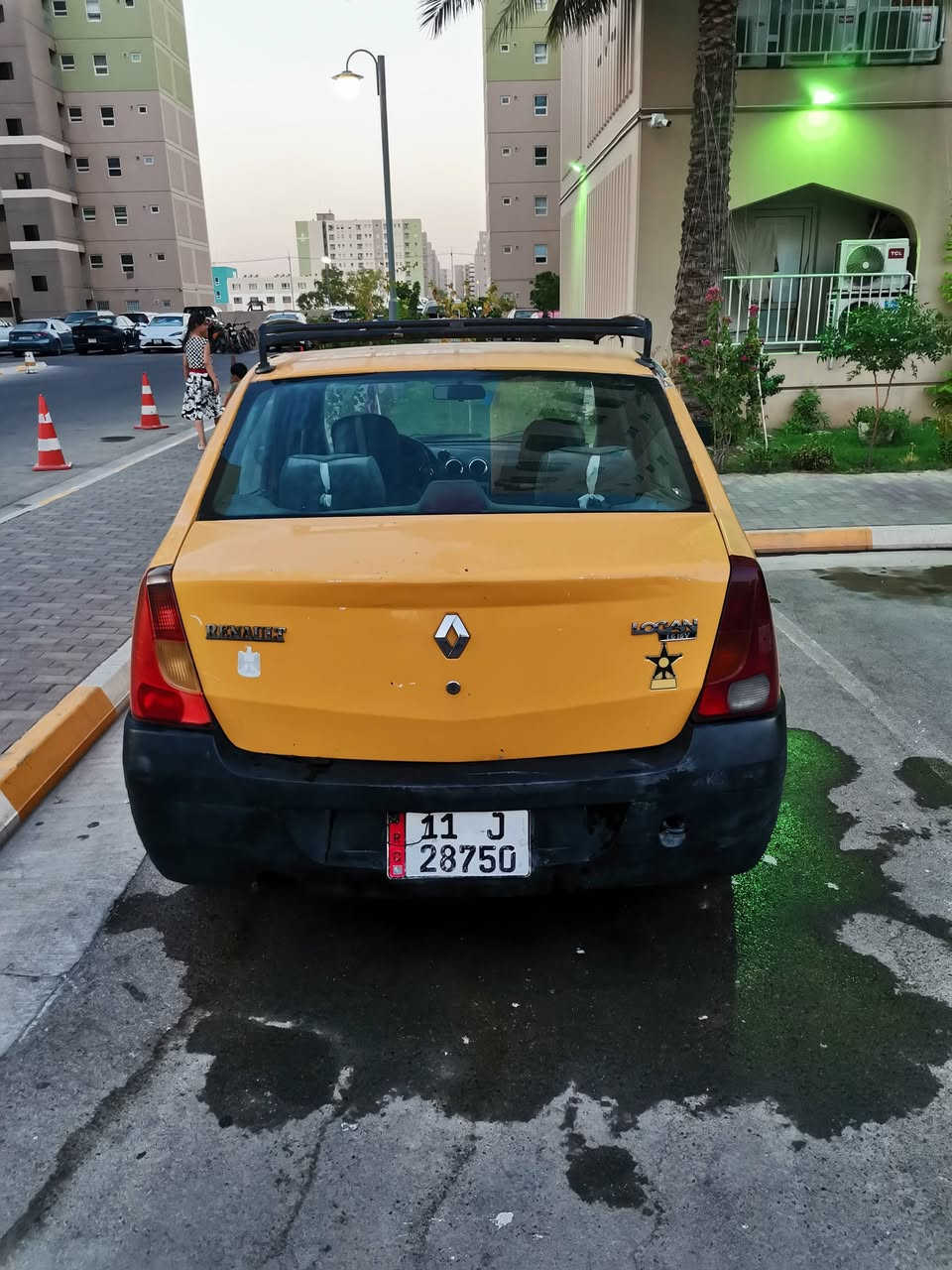 رينو لوكان مديل ٢٠٠٩ للبيع
مكينه بيه تبخير الكير جيد
صدره قبل فتره مسويته
الكهربائية شغله كله
تبريد يشتغل يحتاج بس مروحة
ابيع على وضعها
السعر ٢٤ ورقة
رقم تلفون ***********
