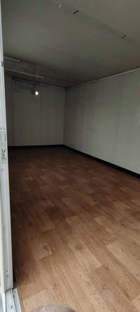 كرفان للبيع 6×3 السعر 1500 وبي مجال  العنوان بغداد  07818953457