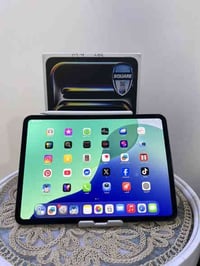 آيباد 11 برو • ٢٥٦ • بطارية ٩٠٪