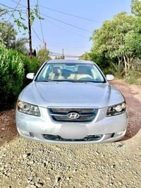 سوناتا خليجي  موديل : 2006  محرك : 2000  اللون : سلفر  التبريد : شغال ...
