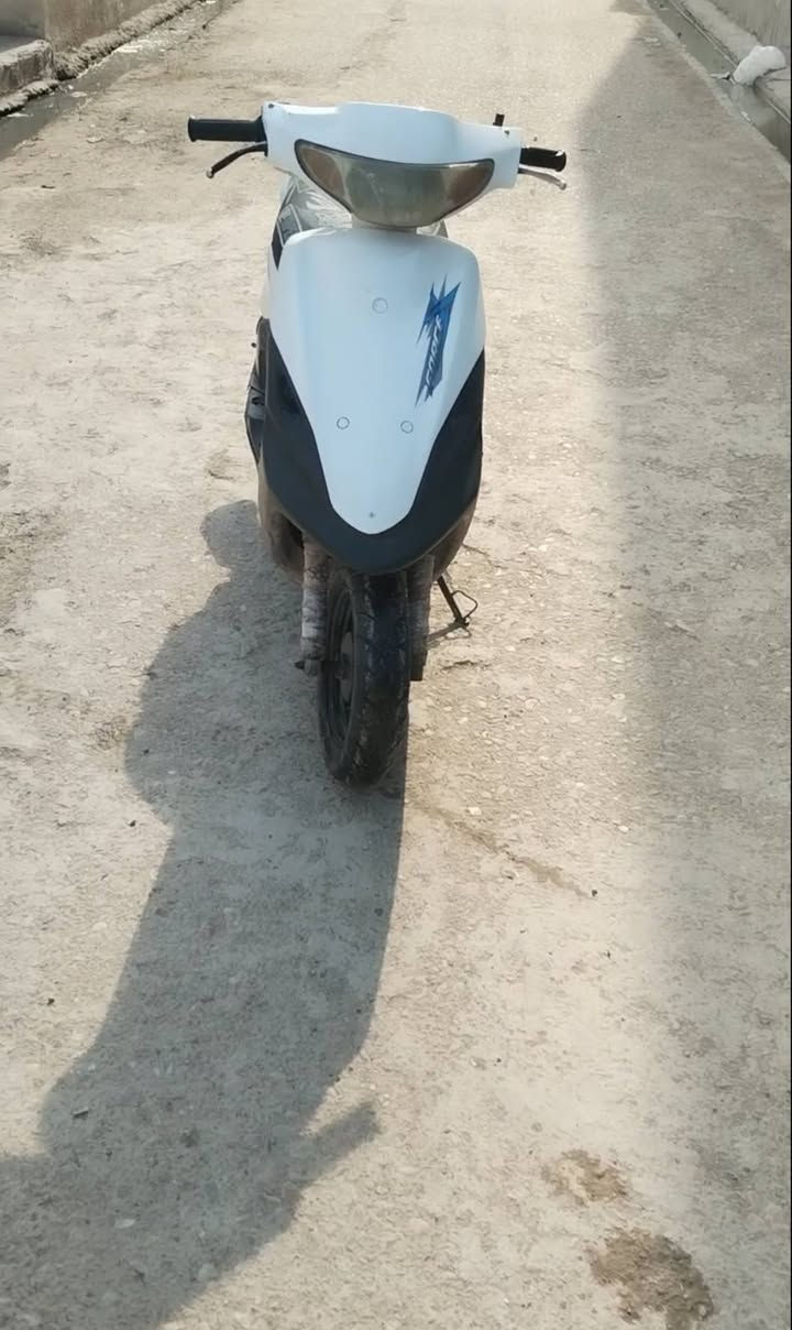 السلام عليكم.
دراجة ماكس قجمة للبيع 
الكهربائيات واصلة بس عوزهن ربط 
تشتغل هندر 
المكان بغداد قرب حي النصر
السعر 300 وبية مجال بسيط 
***********
