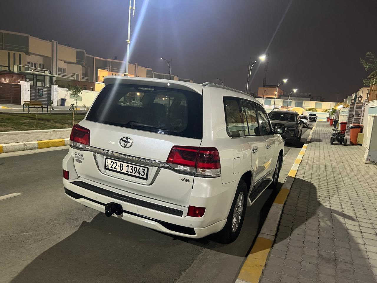 السلام عليكم 
لاندكروز GXR 2017 وايت ادشن 
مكفولة 
فول مواصفات 
السعر 490
البصرة مدينة الامل 

0781 006 4424
