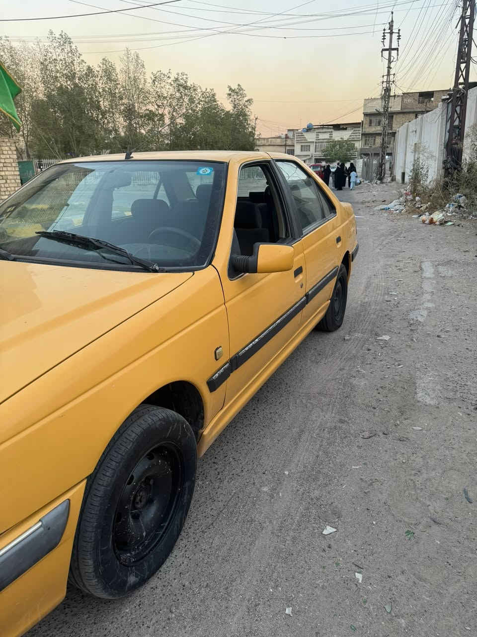 بيجو مديل 16 للبيع مصفره هيئة و غرامه رقم انكليزي جديد عنوان بغداد رقم *********** سعر 35 و بيها شي بسيط
