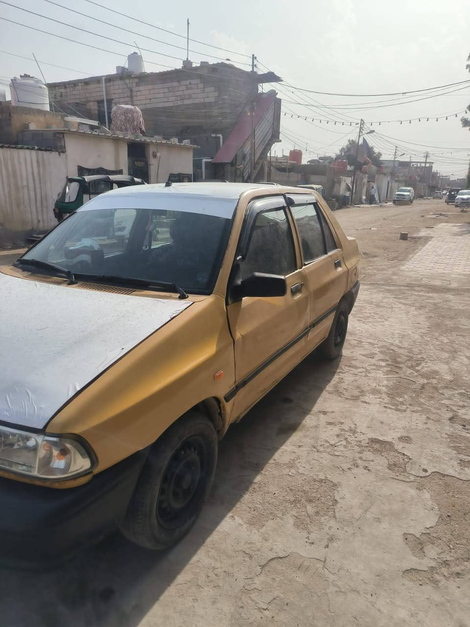 سلام عليكم ساييه موديل 2015 رقمه بصره الماني راعيه موجوده مكينه جديده كيره نضيف  تبريد شغال حداديه كهربيات كله جدد غرفته جديده تخم تايرا لمكان بصره 5ميل *********** البصرة, العراق
