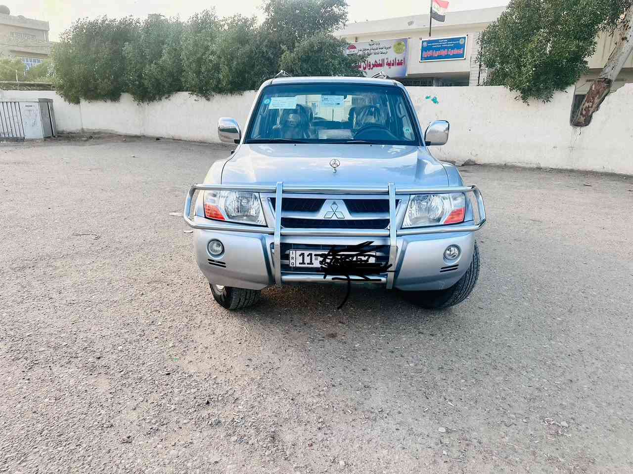 السلام عليكم 
باجيرو 2006 كفاله عامه من صبغ وضربه وتبديل وبارد 
محرك 6  سلندر 3000 مكفول من البخار والتنقيص والصوت وغير مفتوح 
گير مكفول تخم تاير جديد هس شادينه حداديه مكفوله جديدة كهربائيات كله شغاله تبريد ٣ قطع ثلج ٧ راكب  
سيارة جديدة وجاهزه من كلشي  مكان السياره بغداد رقم السياره بغداد الدولي الجديد وهزه جديدة 
 للتواصل ***********
