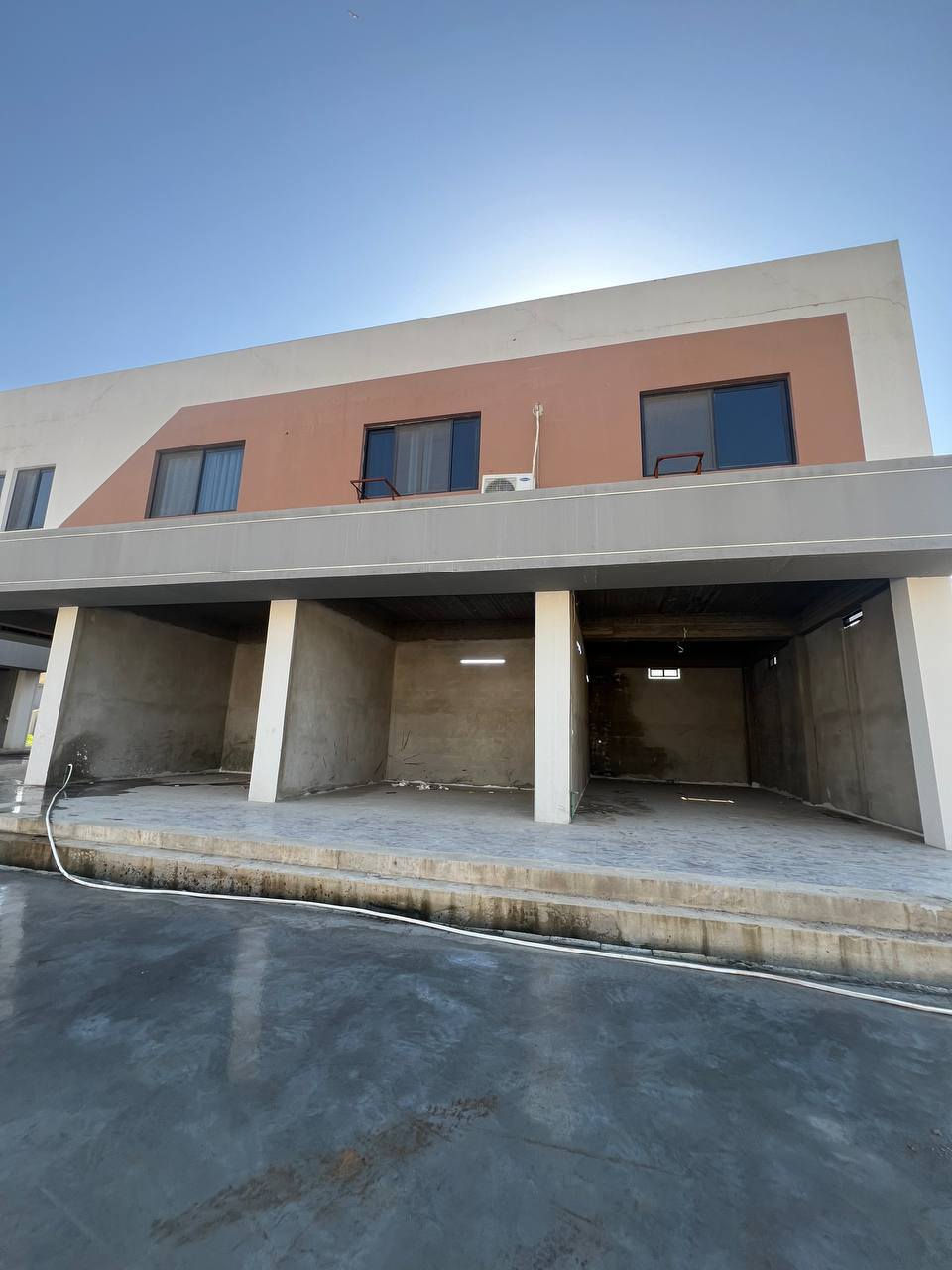 📢( إعلانـــ  إعلانــــ ) 📢
📢مجمـــــع تجــاري للايجـــــار 
ايجار كل أو جزء لا يوجر محلات فرديه 

  يصلح ماركت - مول ـ جيم ـ مجمع طبي ... 
◾️ العنوان/حي العربي قرب مدرسة اسامه بن زيد 
    ومقابل مدرسة النوارس الاهليه 
◾️المساحة : كل بنايه 200 المجموع 600 متر ل3 بنايات 
    كل بنايه تحتوي على محلات عدد 5  
    اضافه الى بارك سيارات وحدائق جانبيه واماميه للمجمع
   ومدخل دخول وخروج للمجمع 

☑️ لمعرفة الاسعار وباقي العروض على
     رابط التلكرام 
  https://t.me/+qTZcegvM12c4NmNi 

☑️ للاستفسار مــراجعــــة #مكتــــب_البـحريـــن
حــــي الحدبــــاء قــــرب مرطبــــات البحريــــن
او الاتصــــال علــــى الرقــــم :
📞 *********** 
☎️ ***********
