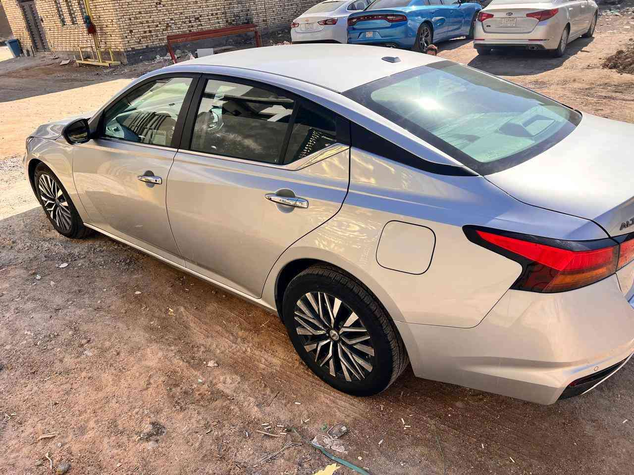 مرحبا 🙋
التيما 2024 للبيع 
مواصفاتها SV 
1- رادارات امامي خلفي جانبي 360 
2- توقف ذاتي عند رجوع الى خلف 
3- شاشه و كامره مع نظام كار بلي
4- حساسات خلفيه عدد 4 
5- كشن كهرباء سايق مع مخمل 
6- شحن امامي خلفي 
ملاحظات 
سياره حره وبسمي تريد مداور تريد وكاله
ظرر السياره ( جاملغ بدون تبديل) دعاميه اماميه بلادي بدون ضرر داخل شرط فحص ضرر سطحي 
مكينه 2.5 اقتصادي 
سياره ماشيه30كم 
ايرباك سكان  فقط طاك  ( ذي قار سوق الشيوخ ) 
سعر 167 $ وبيه مجال قليل جدان
رقم***********
