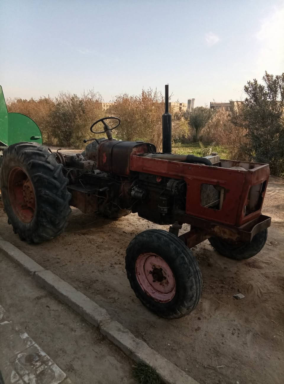 السلام عليكم من رخصة مدير الكروب مكينه عنتر شغاله محرك جديد مع مثرامة شغل درجه اوله السعر ست ملاين العنوان حله قرب السيد عبد الله الفارسي للاستفسار ***********
