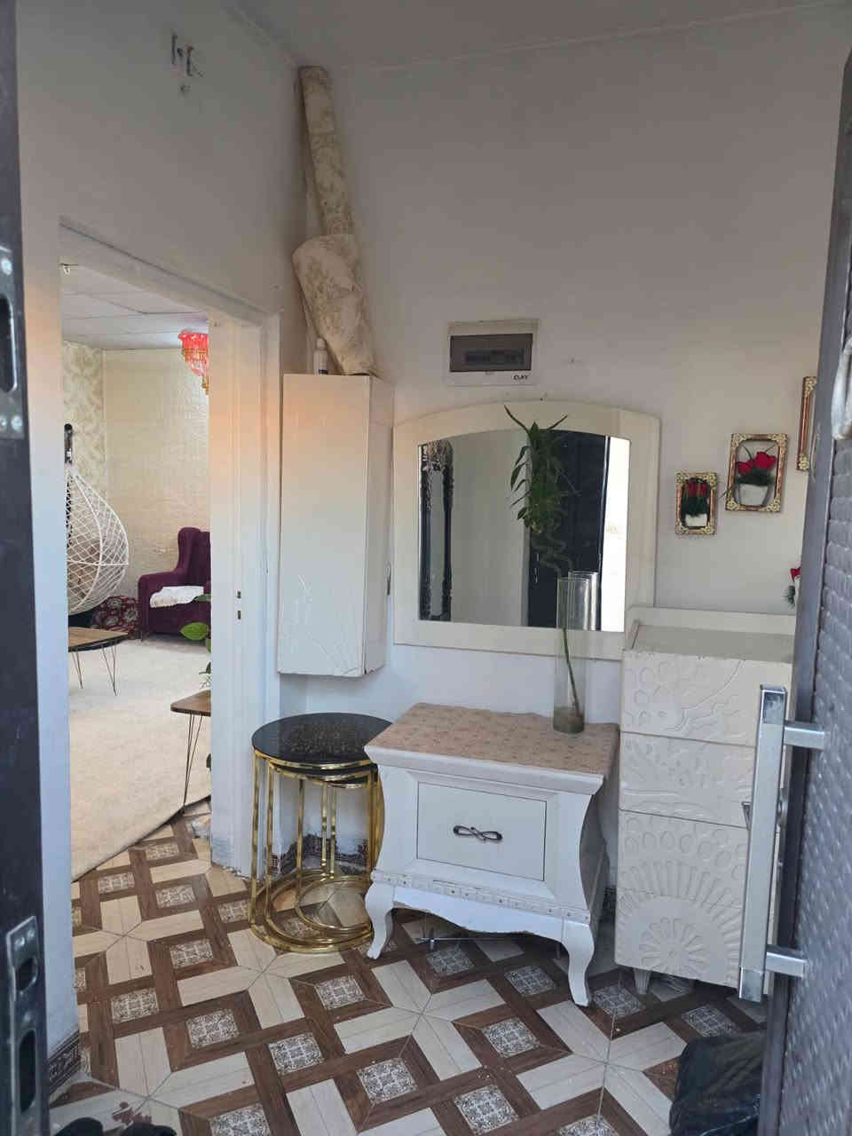 دار للبيع عن طريق مصرف العقاري 
مساحته /100م طابقين منعزل 
موقع /حي النداء 
شارع /20م 
السعر/110مليون 
للاستفسار /***********
