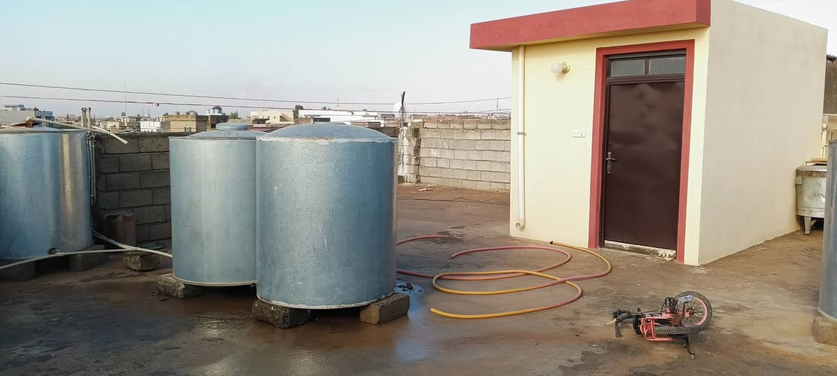 بيت للبيع خلف معارض مساحه 158متر مكان زراعي سعر 55بي مجال اي استفسار رقم الهاتف ***********
