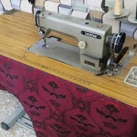 مكينه خياط برذر للبيع أي ضرر ما بيها السعر 200 وبيها مجال من بغداد 077...