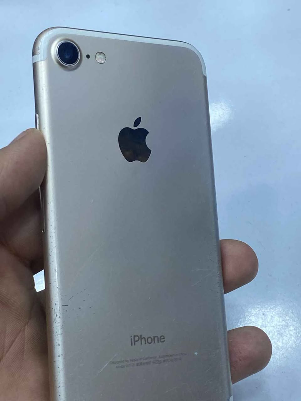 ايفون 7 عادي نسخة يابانية حصراً
ذاكرة 128
لون ذهبي 
بطارية 86 
جهاز بلادي مامفتوح ابداً 
كلشي شغال بي 
مكانه كربلاء المقدسة 
سعر 115 الف بي مجال بسيط 
***********
ماعحبك السعر صل على محمد واعبر المنشور 🤍 كربلاء, العراق
