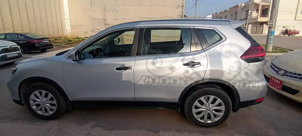 Nissan rogue 2018 SV
چوار پارچەی سبوغە بێ ناوی گێڕو مەکینە تحویل بە شەرت 
*********** أربيل, العراق
