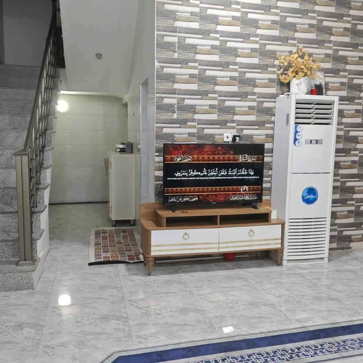 بيت للبيع//جربوعيه الثالثه/قرب المستشفى الالماني/

طابق واحد/المساحه 200/بناء حديث/مسلح كونكريت//

تفاصيل اكثر//

غرف نوم 2 وصاله ومطبخ وحمام ومطبخ وحمامات داخلية وخارجية/

للاستفسار الاتصال على ارقام المكتب 

***********/حسين حسيب واتساب 

***********/حسين حسيب واتساب 

أو مراجعه مكتب الضامن للعقارات حي الصدر مجاور صيدليه ركن العلاج
