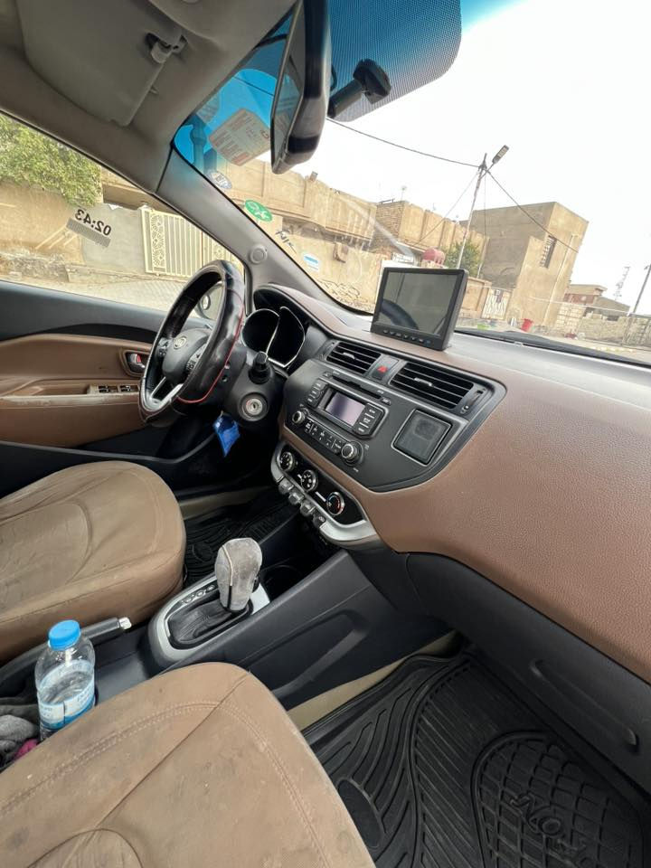 السلام عليكم
ريو 2013خليجي محرك 1600دوش 
مكينه كير صدر تخم تاير كله مكفول 
رقم سليمانيه باسمي شرط التحويل سنويه لل2030 هزتها تنتهي بل2027
سونر مرفق مع صور 
مكان السياره واسط الصويره سعر السياره 78$وبيها مجال حق جيه فقط
***********
