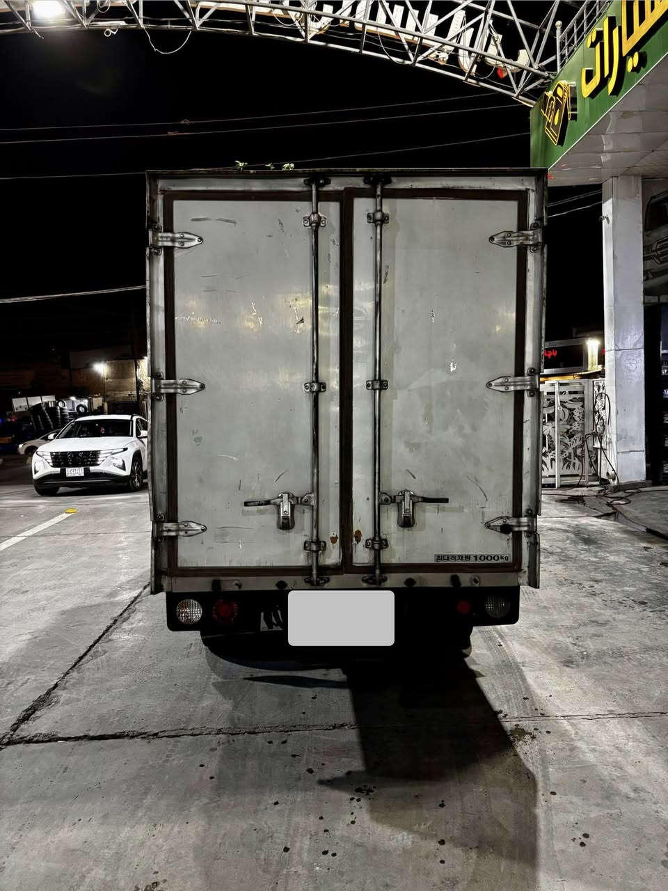 كيا براد (بنجو)  موديل 2011
ثلاث حلقات 
تبريد امامي خلفي شغال 
مكينة / كير / شاصي كله مكفول 
رقم الشاصي واضح
مكينة مسكر محور بم ونوزل ميكانيك 
سنوية ورقم جديد باسمي 
بيها تعميرات دواسات وباب السائق مبدل 

السعر 11,900 دولار ( 119 ورقة) وبيها مجال بسيط 

رقم / ***********
العنوان / بغداد _ شارع فلسطين
