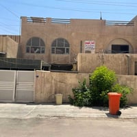 عقاري للبيع  السلام عليكم  بيت مساحه 250 متر مربع , بناء الثمانينات مس...