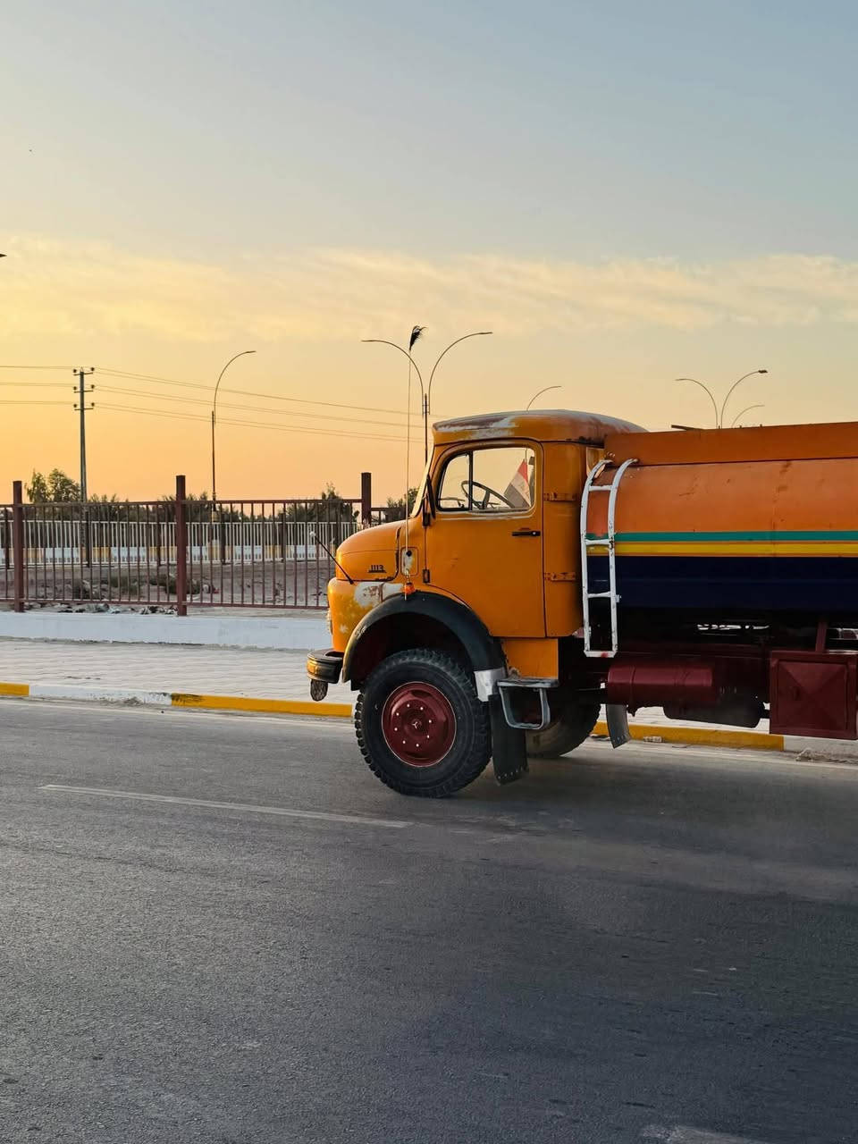 سلام عليكم ابوردين للبيع موديل82 وضع الشركه رقم نجف نكليزي بسمي تحويل ثاني يوم  قماره مكفوله من الصبغ شاصي مكفول  تنكر جديد تخم تاير الاستفتار ***********
